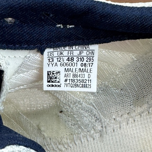 Athletic_Shoes